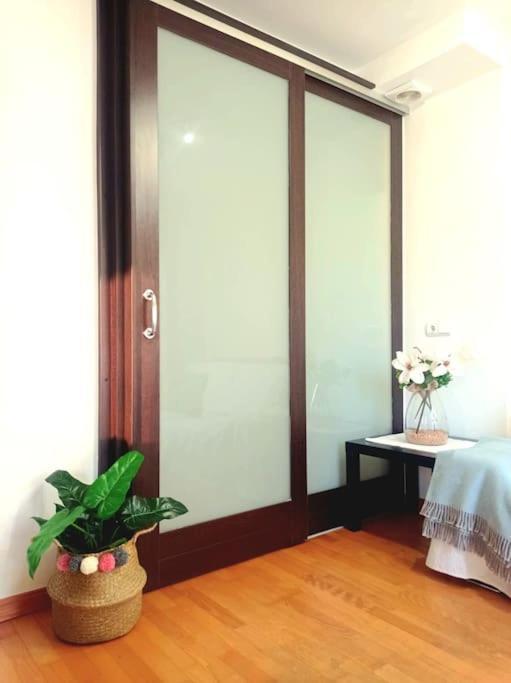 Acogedor Apartamento Con Piscina Y Garaje Appartement Huesca Buitenkant foto